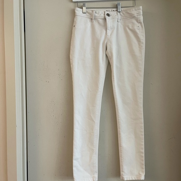 DL1961 Emma Legging Skinny Jean in Milk - Picture 6 of 9